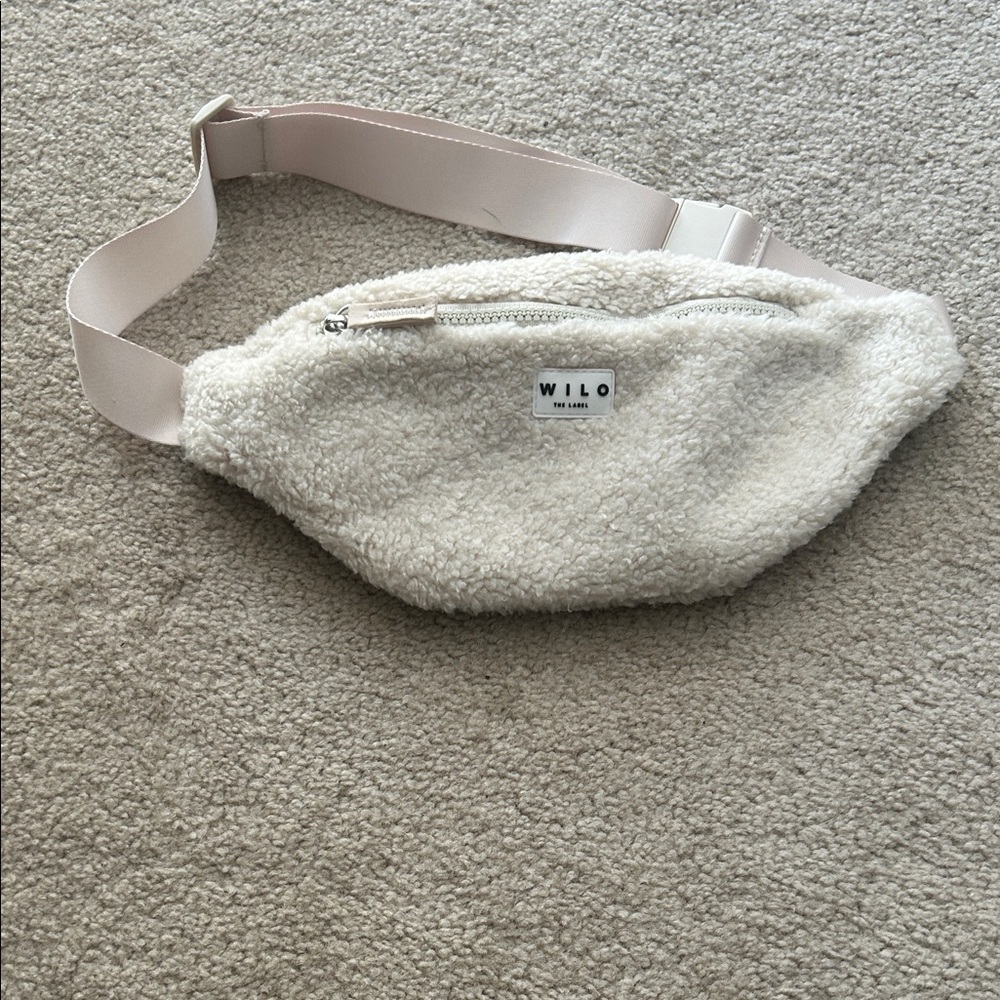 Wilo Cream Crossbody Bag